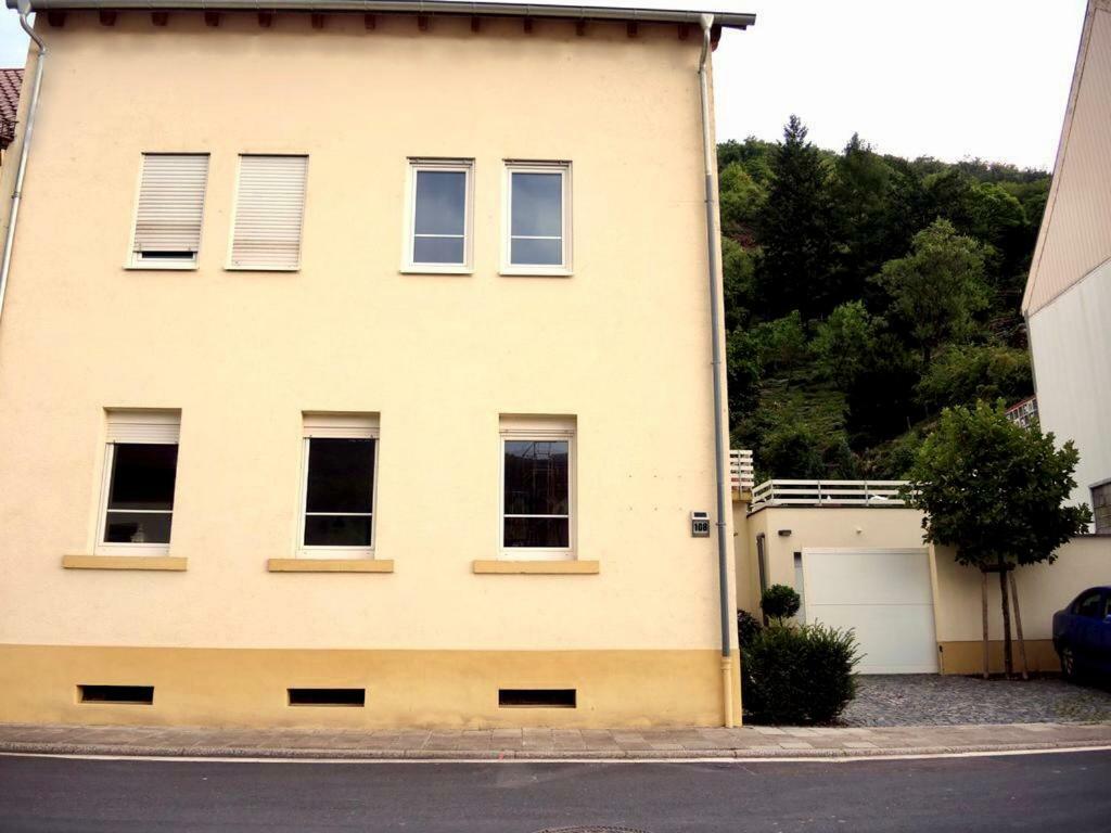 Modernes Apartment - Neustadt/Weinstrasse Stadt Neustadt an der Weinstraße Eksteriør bilde