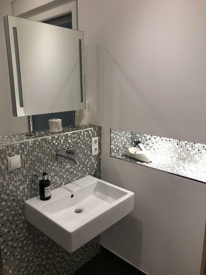 Modernes Apartment - Neustadt/Weinstrasse Stadt Neustadt an der Weinstraße Eksteriør bilde